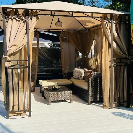 Campsite Каравана Под Наем *